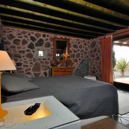 Tynira Villa *